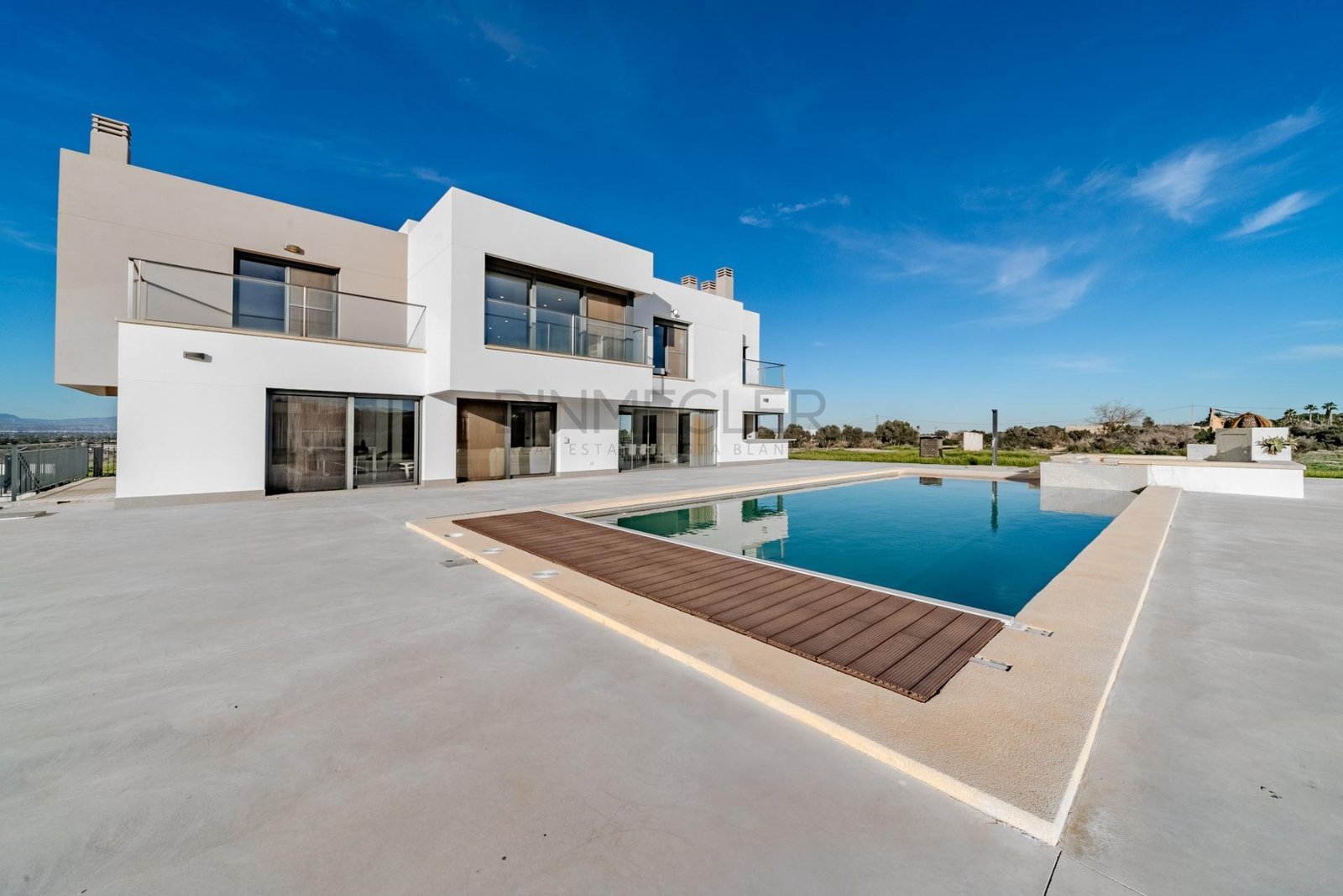 5 Bedroom 4 Bathroom Villa in La Marina - Caza De Casa