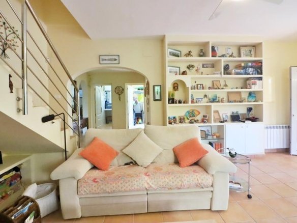 3 Bedroom 2 Bathroom Villa in Oliva - Caza De Casa
