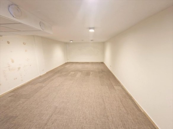 Commercial in Guardamar del Segura - Caza De Casa