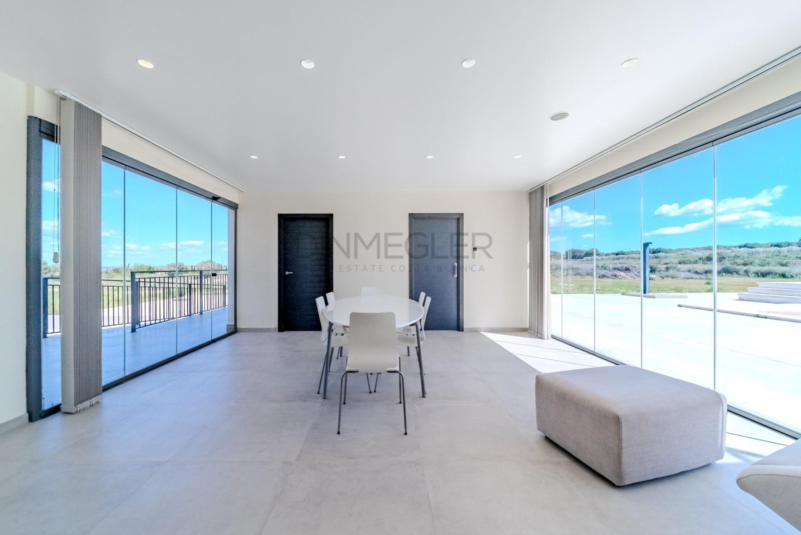 5 Bedroom 4 Bathroom Villa in La Marina - Caza De Casa