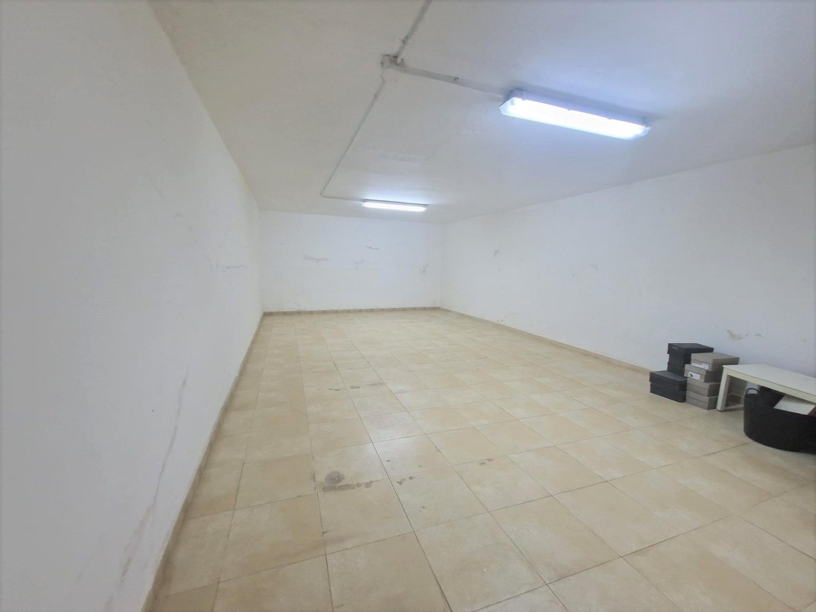 Commercial in Guardamar del Segura - Caza De Casa