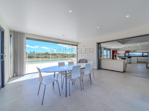 5 Bedroom 4 Bathroom Villa in La Marina - Caza De Casa