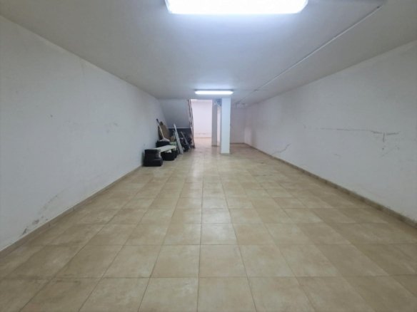 Commercial in Guardamar del Segura - Caza De Casa
