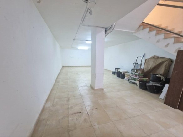 Commercial in Guardamar del Segura - Caza De Casa