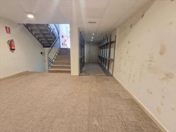 Commercial in Guardamar del Segura - Caza De Casa