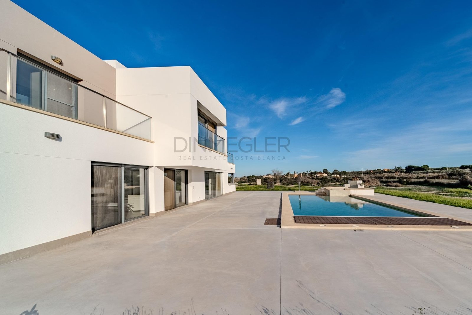 5 Bedroom 4 Bathroom Villa in La Marina - Caza De Casa