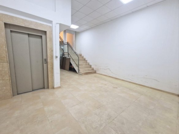 Commercial in Guardamar del Segura - Caza De Casa