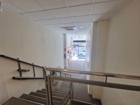 Commercial in Guardamar del Segura - Caza De Casa
