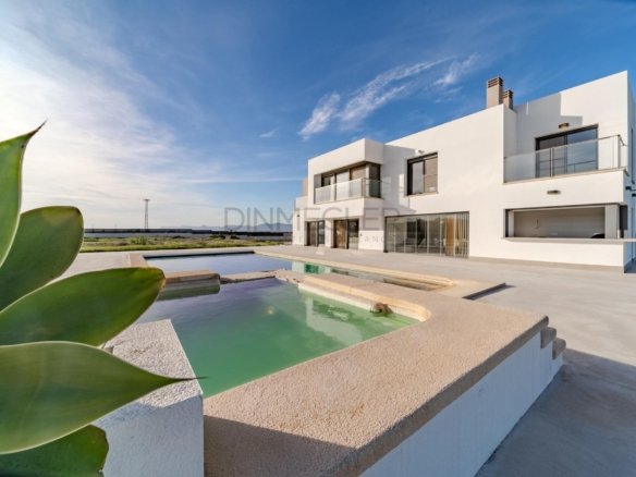 5 Bedroom 4 Bathroom Villa in La Marina - Caza De Casa