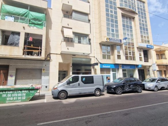 Commercial in Guardamar del Segura - Caza De Casa