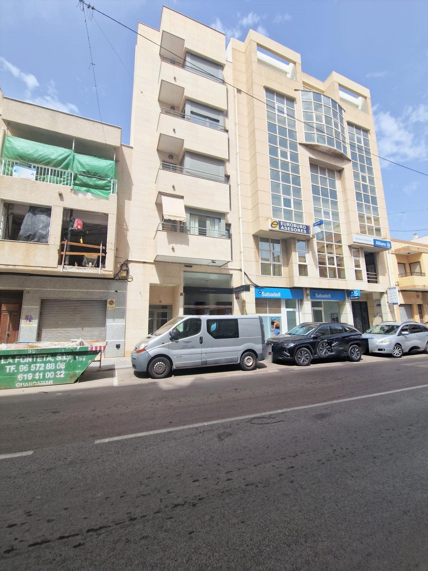 Commercial in Guardamar del Segura - Caza De Casa