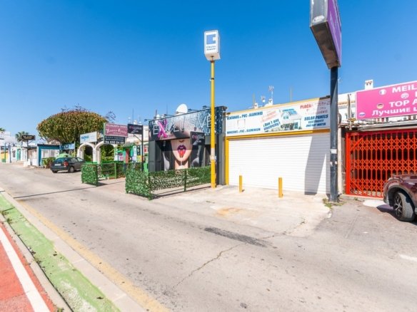 Commercial in Orihuela Costa - Caza De Casa