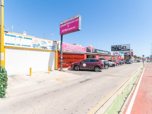 Commercial in Orihuela Costa - Caza De Casa