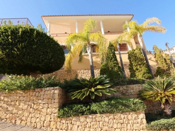 5 Bedroom 6 Bathroom Villa in Altea - Caza De Casa