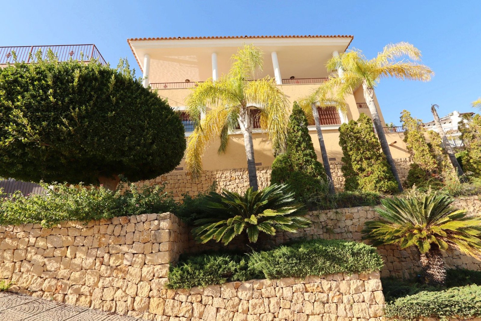 5 Bedroom 6 Bathroom Villa in Altea - Caza De Casa