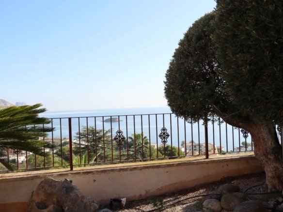 5 Bedroom 6 Bathroom Villa in Altea - Caza De Casa