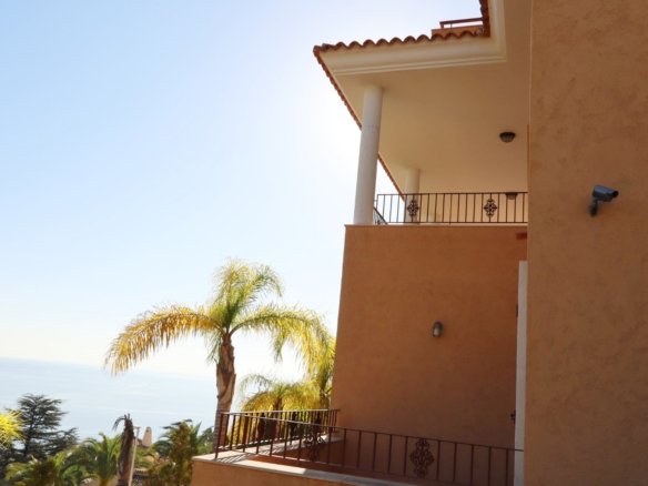 5 Bedroom 6 Bathroom Villa in Altea - Caza De Casa