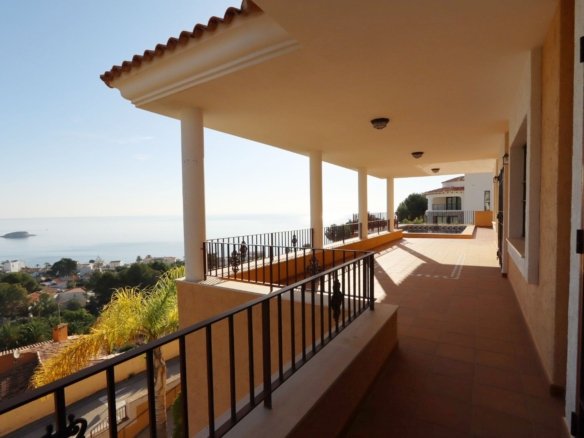 5 Bedroom 6 Bathroom Villa in Altea - Caza De Casa