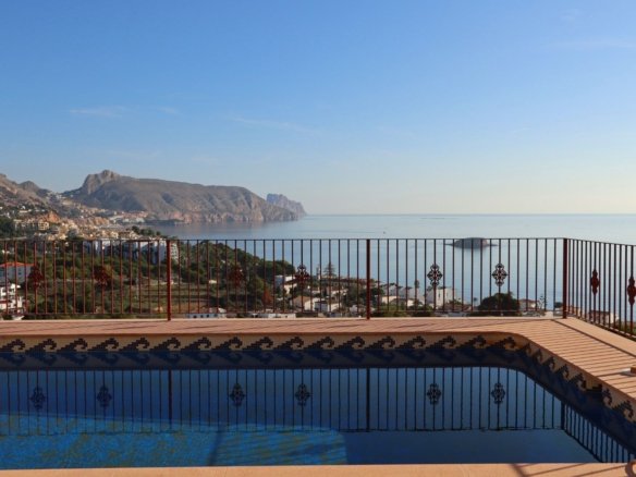 5 Bedroom 6 Bathroom Villa in Altea - Caza De Casa