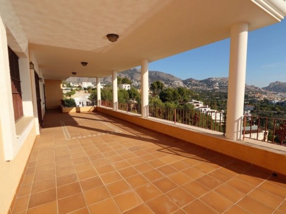 5 Bedroom 6 Bathroom Villa in Altea - Caza De Casa