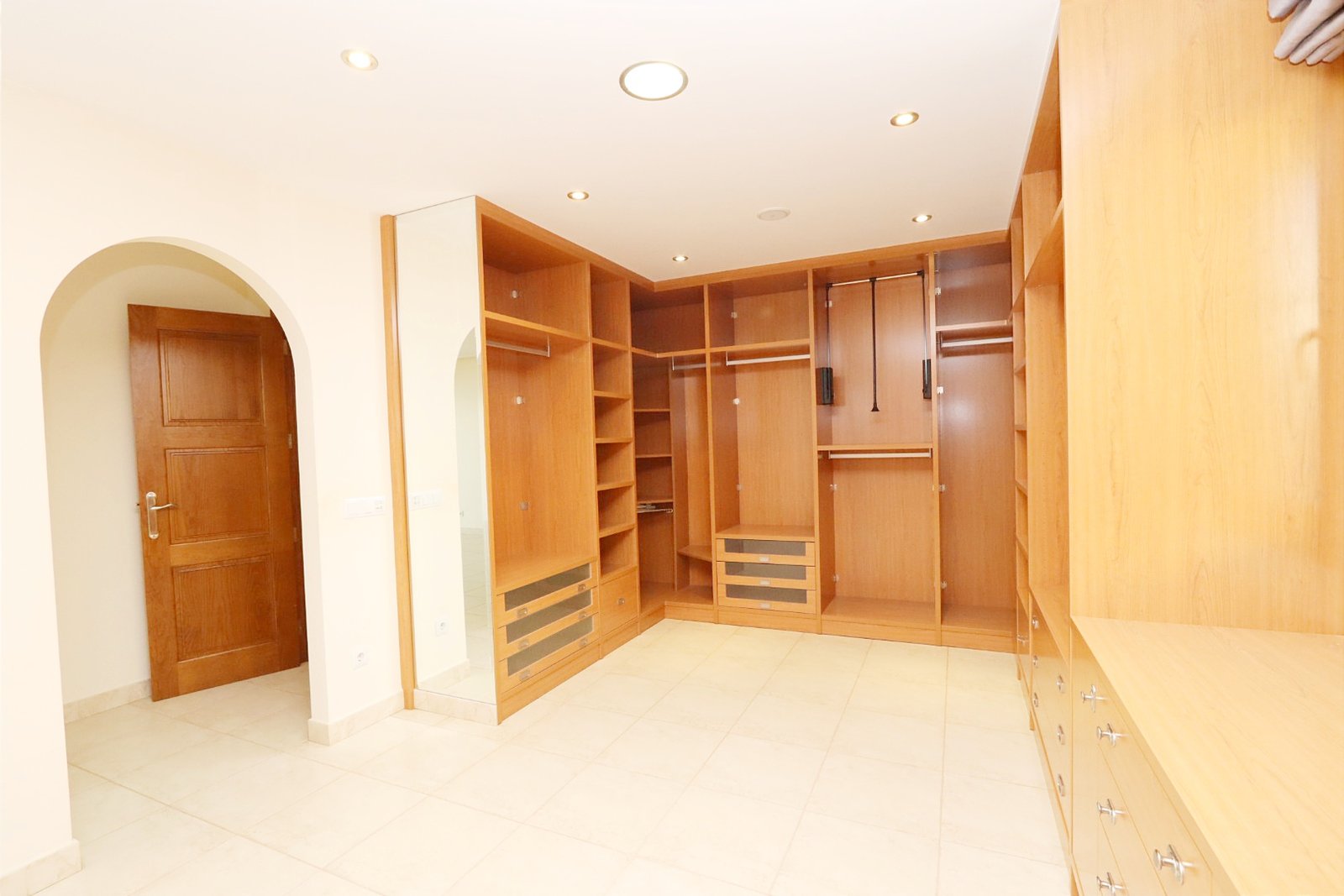 5 Bedroom 6 Bathroom Villa in Altea - Caza De Casa