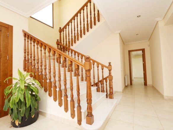 5 Bedroom 6 Bathroom Villa in Altea - Caza De Casa