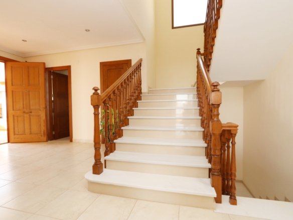 5 Bedroom 6 Bathroom Villa in Altea - Caza De Casa