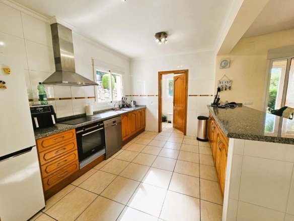 3 Bedroom 2 Bathroom Villa in javea - Caza De Casa
