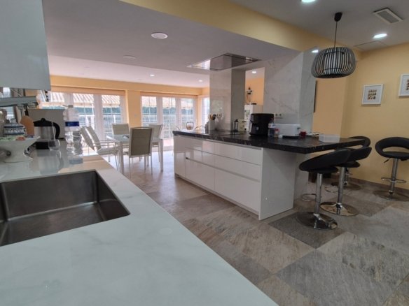 7 Bedroom 3 Bathroom Villa in Orihuela - Caza De Casa
