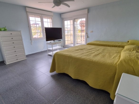 7 Bedroom 3 Bathroom Villa in Orihuela - Caza De Casa