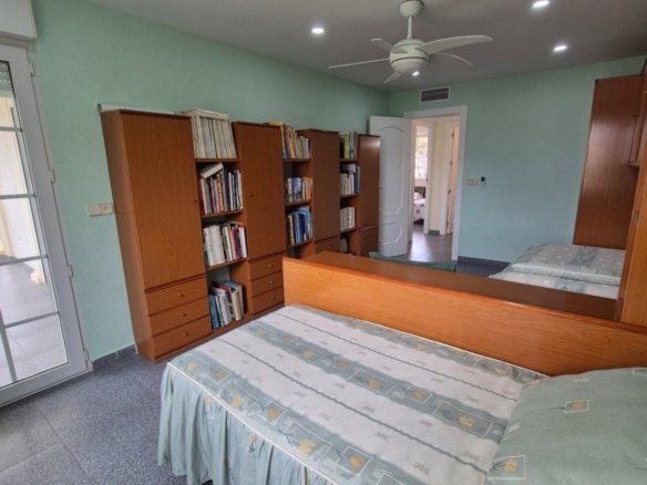 7 Bedroom 3 Bathroom Villa in Orihuela - Caza De Casa
