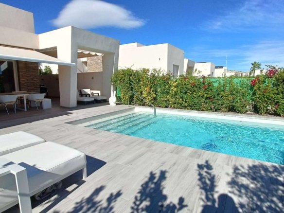 2 Bedroom 2 Bathroom Villa in Algorfa - Caza De Casa