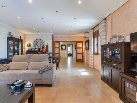4 Bedroom 3 Bathroom Villa in Los Montesinos - Caza De Casa