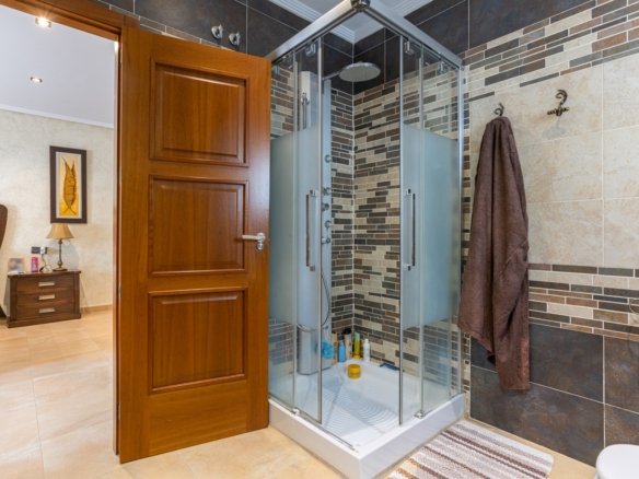 4 Bedroom 3 Bathroom Villa in Los Montesinos - Caza De Casa