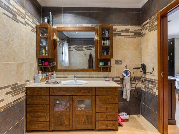 4 Bedroom 3 Bathroom Villa in Los Montesinos - Caza De Casa