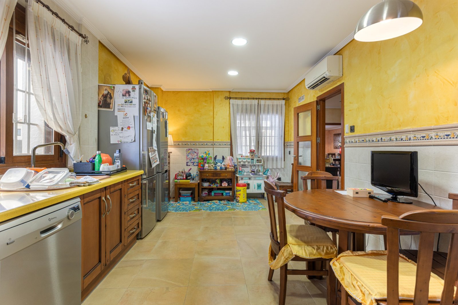 4 Bedroom 3 Bathroom Villa in Los Montesinos - Caza De Casa