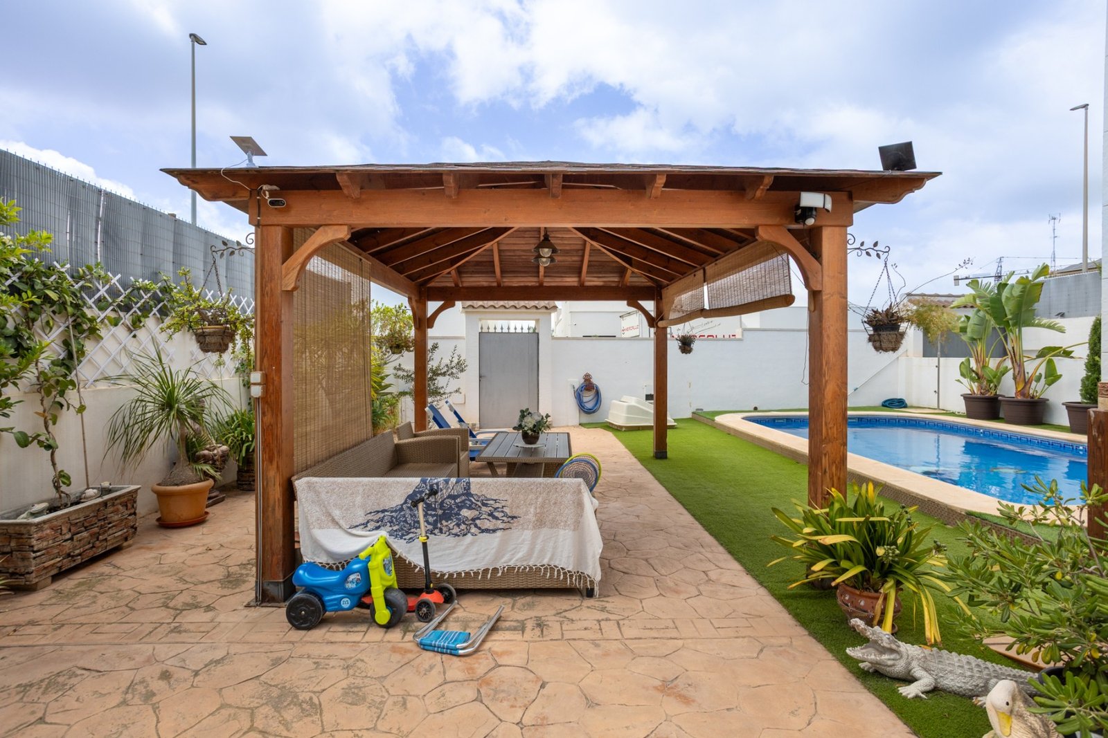4 Bedroom 3 Bathroom Villa in Los Montesinos - Caza De Casa