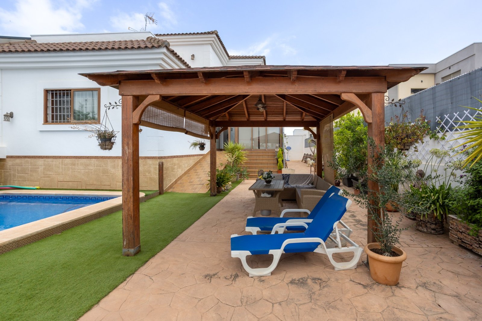 4 Bedroom 3 Bathroom Villa in Los Montesinos - Caza De Casa