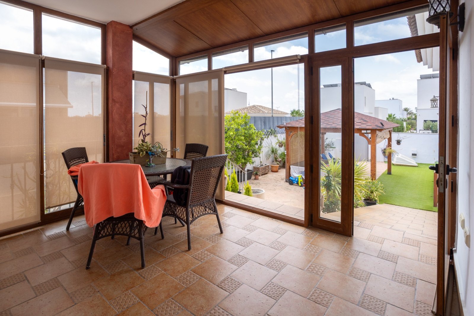 4 Bedroom 3 Bathroom Villa in Los Montesinos - Caza De Casa