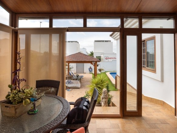 4 Bedroom 3 Bathroom Villa in Los Montesinos - Caza De Casa