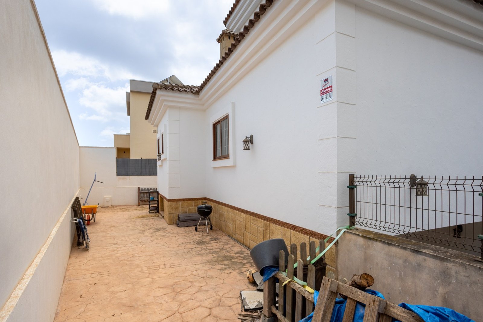 4 Bedroom 3 Bathroom Villa in Los Montesinos - Caza De Casa