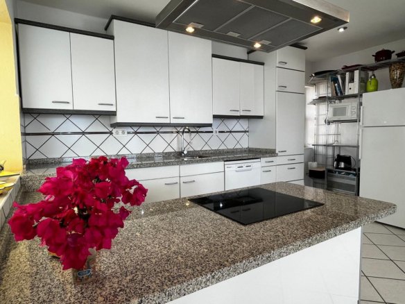 3 Bedroom 2 Bathroom Villa in Almunecar - Caza De Casa