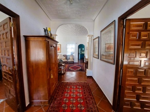 5 Bedroom 2 Bathroom Finca in La Marina - Caza De Casa