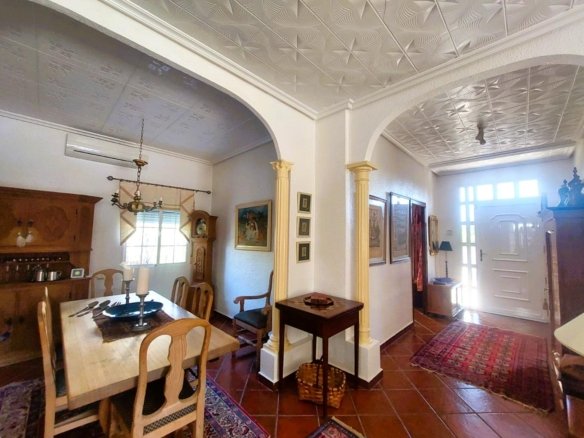 5 Bedroom 2 Bathroom Finca in La Marina - Caza De Casa