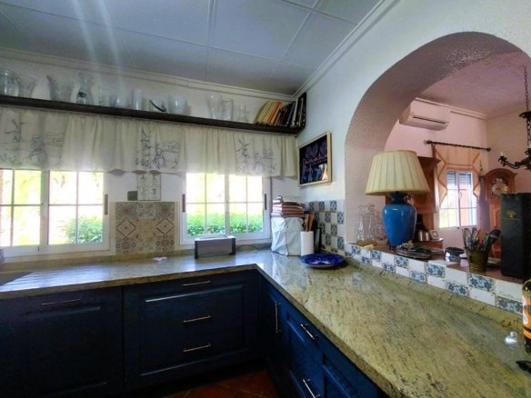 5 Bedroom 2 Bathroom Finca in La Marina - Caza De Casa