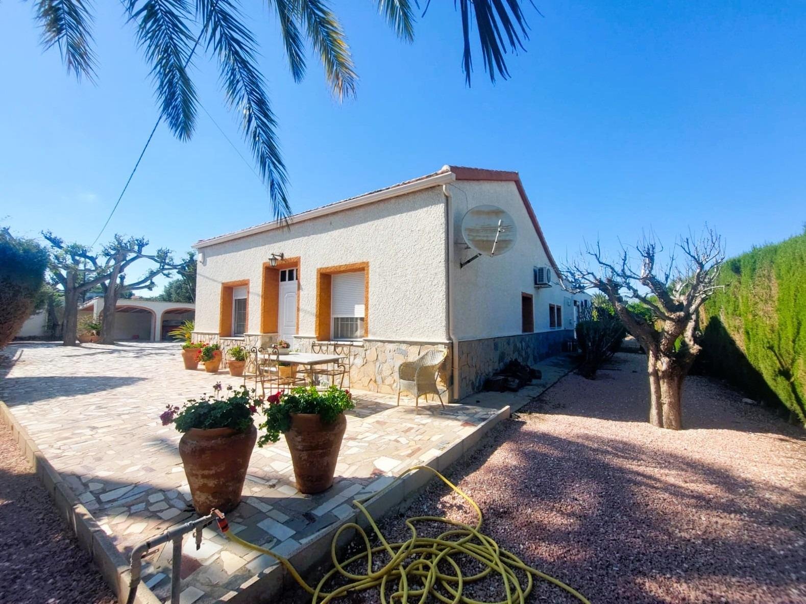5 Bedroom 2 Bathroom Finca in La Marina - Caza De Casa