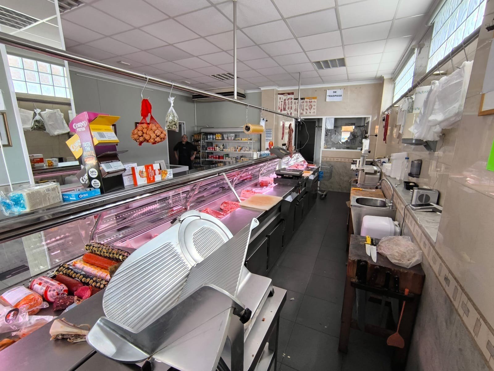 6 Bedroom 2 Bathroom Commercial in Yecla - Caza De Casa
