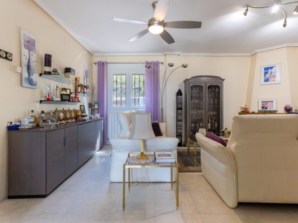 4 Bedroom 2 Bathroom Villa in La Zarza - Caza De Casa