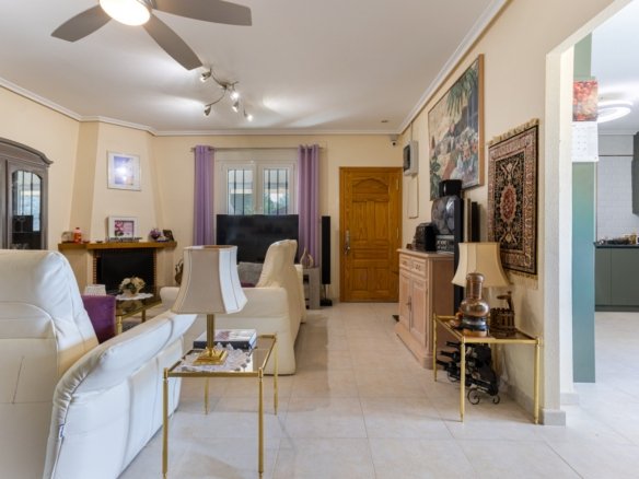 4 Bedroom 2 Bathroom Villa in La Zarza - Caza De Casa