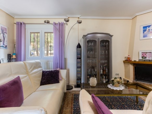 4 Bedroom 2 Bathroom Villa in La Zarza - Caza De Casa